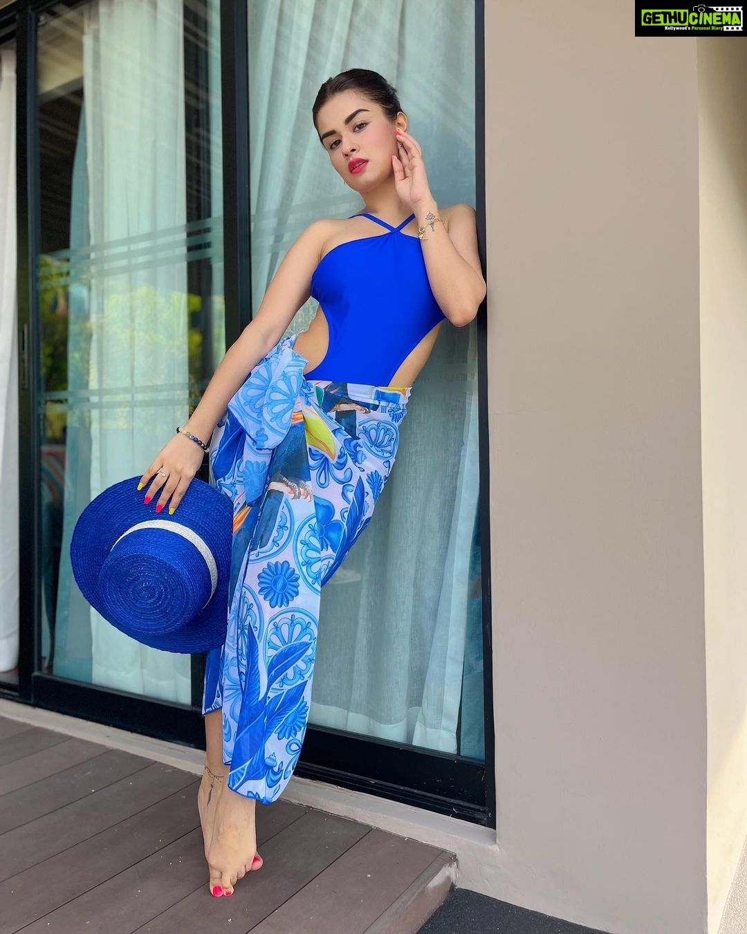 Avneet Kaur Instagram - The tans will fade but the memories will last forever.🌊💙🐟🦋🧊🐬 Styling : @styling.your.soul @priyamehta01 @nidhi_munot Swim suit: @swimwearindia_shop Phuket, Thailand