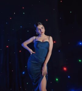 Avneet Kaur Instagram - Cause you’re a sky full of stars.🌌💙 Styled by @natashaabothra @teamnatashaabothra Style team @simstyles20 Outfit @kostume_county Phuket, Thailand