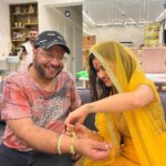 Avneet Kaur Instagram - Raksha Bandhan 2022 ❤️ Ps- look at the last pictures to see how maalamaal I’m now!🤓😂 📸- @krupalakhanii.16 (event covered by)