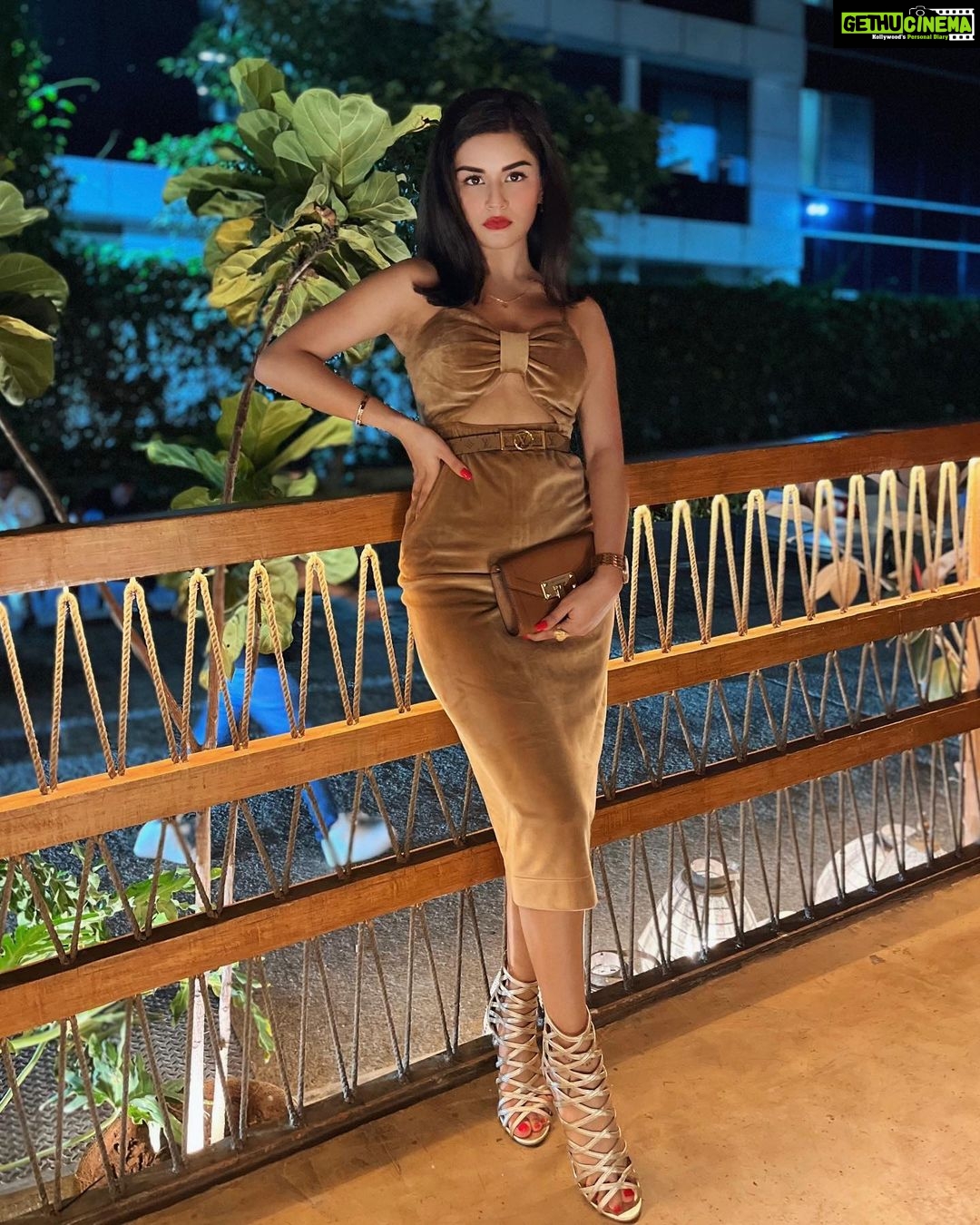 Avneet Kaur Instagram - Keep it simple, elegant but significant!🤎💫 #ootn 📸- @krupalakhanii.16 Wearing- @kostume_county Styled by- @neelangi_johari Bag- @michaelkors Belt- @louisvuitton Heels- @ceriz_fashion Jewellery- @michaelkors @accessorize @swarovski Hair- @sonal.9 Bastian worli