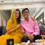 Avneet Kaur Instagram - Raksha Bandhan 2022 ❤️ Ps- look at the last pictures to see how maalamaal I’m now!🤓😂 📸- @krupalakhanii.16 (event covered by)