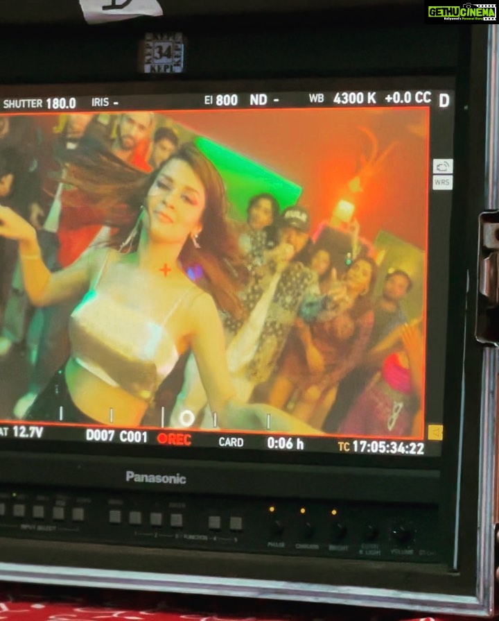 Avneet Kaur Instagram - Some of the #bts from #oppoindia #shoot ❤️🔥
