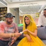 Avneet Kaur Instagram - Raksha Bandhan 2022 ❤️ Ps- look at the last pictures to see how maalamaal I’m now!🤓😂 📸- @krupalakhanii.16 (event covered by)