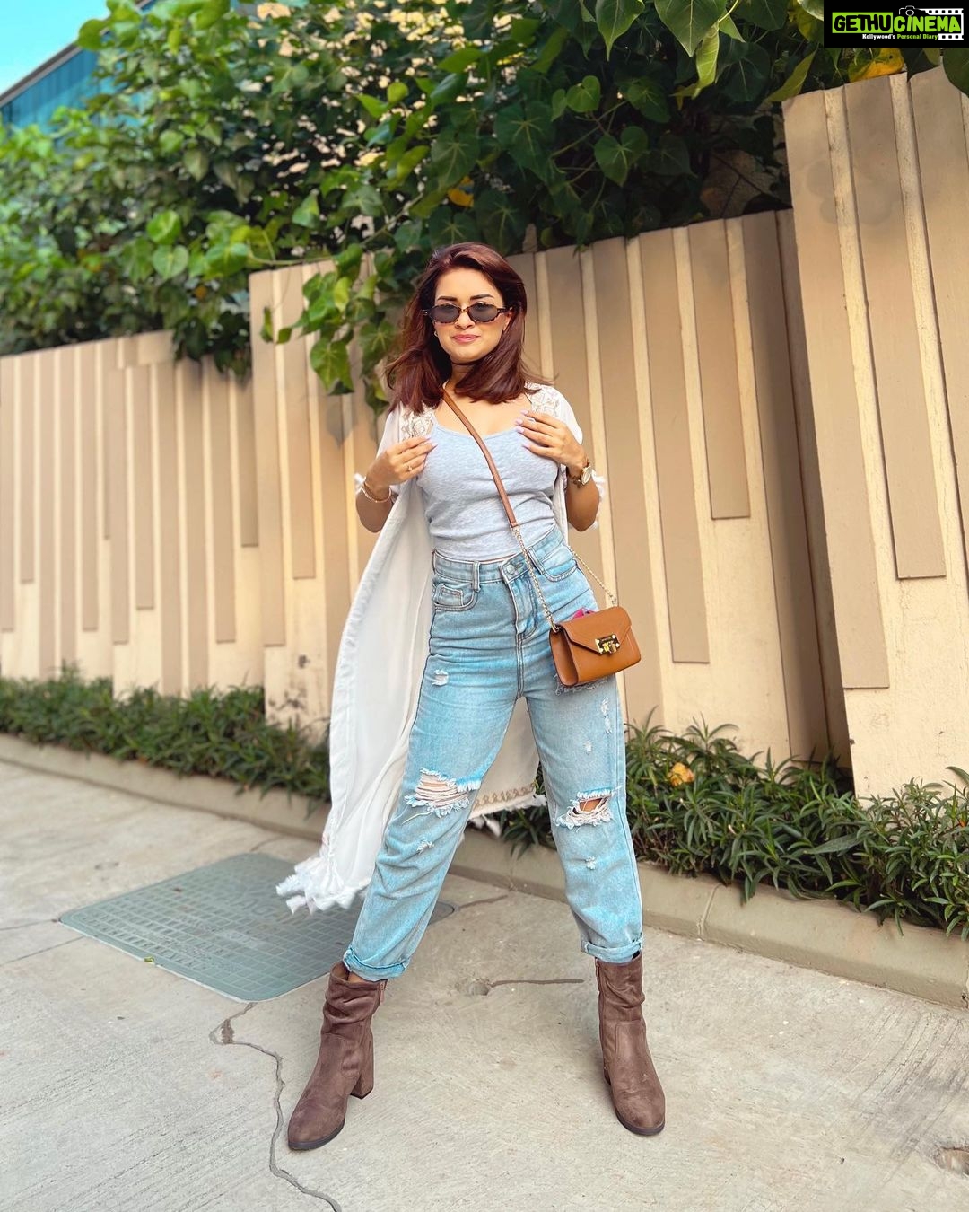 Avneet Kaur Instagram - Cool for the summer.🤍☀️🦋