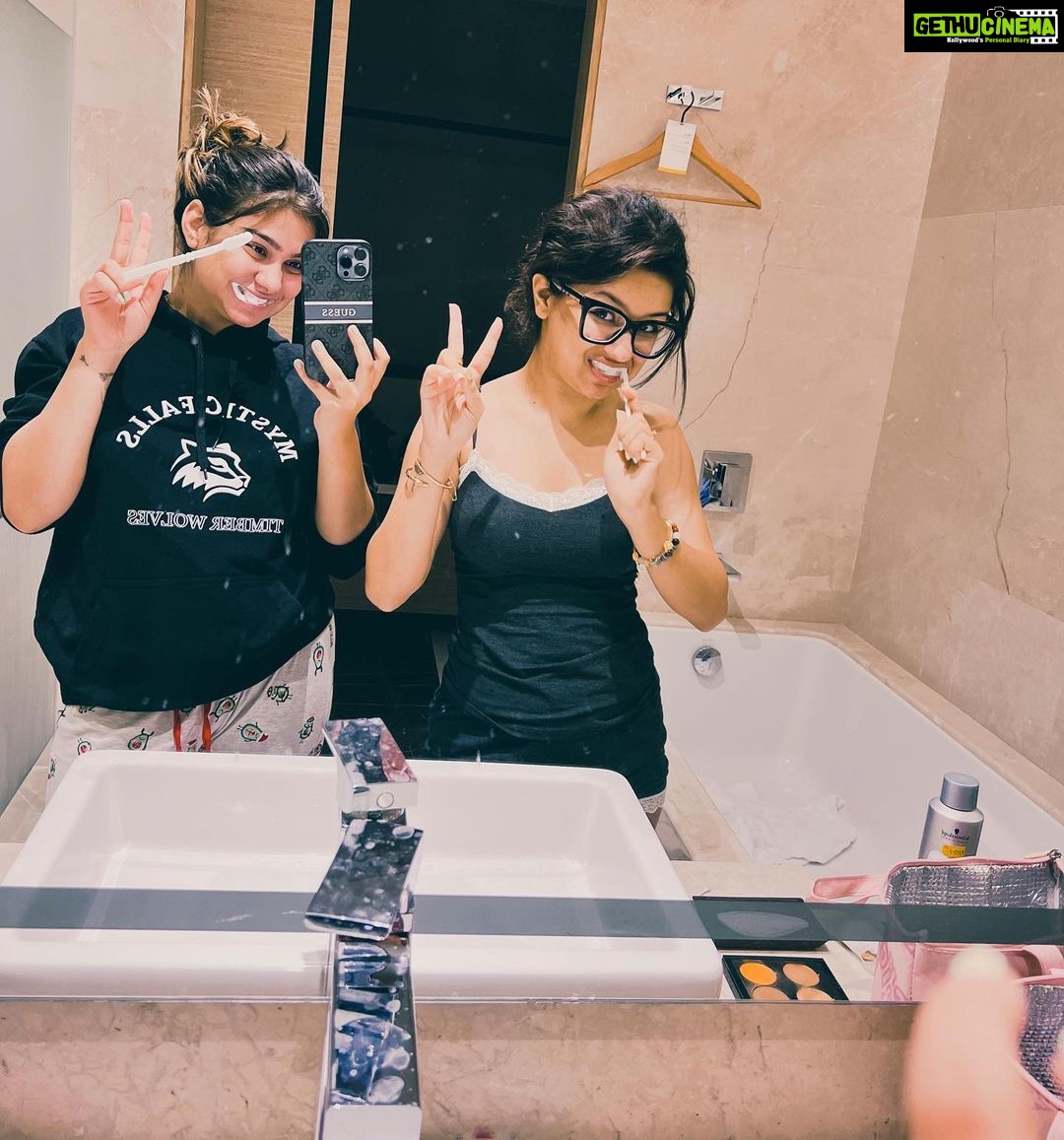 Avneet Kaur Instagram - Bestie appreciation photo dump 😂 #KruuAndAk Goa