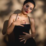 Avneet Kaur Instagram - And I got that red lip classic thing that you like.❤️🖤