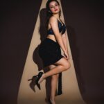 Avneet Kaur Instagram - And she would bow to no one.🖤🌟