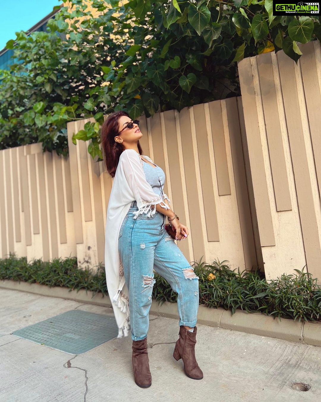 Avneet Kaur Instagram - Cool for the summer.🤍☀️🦋