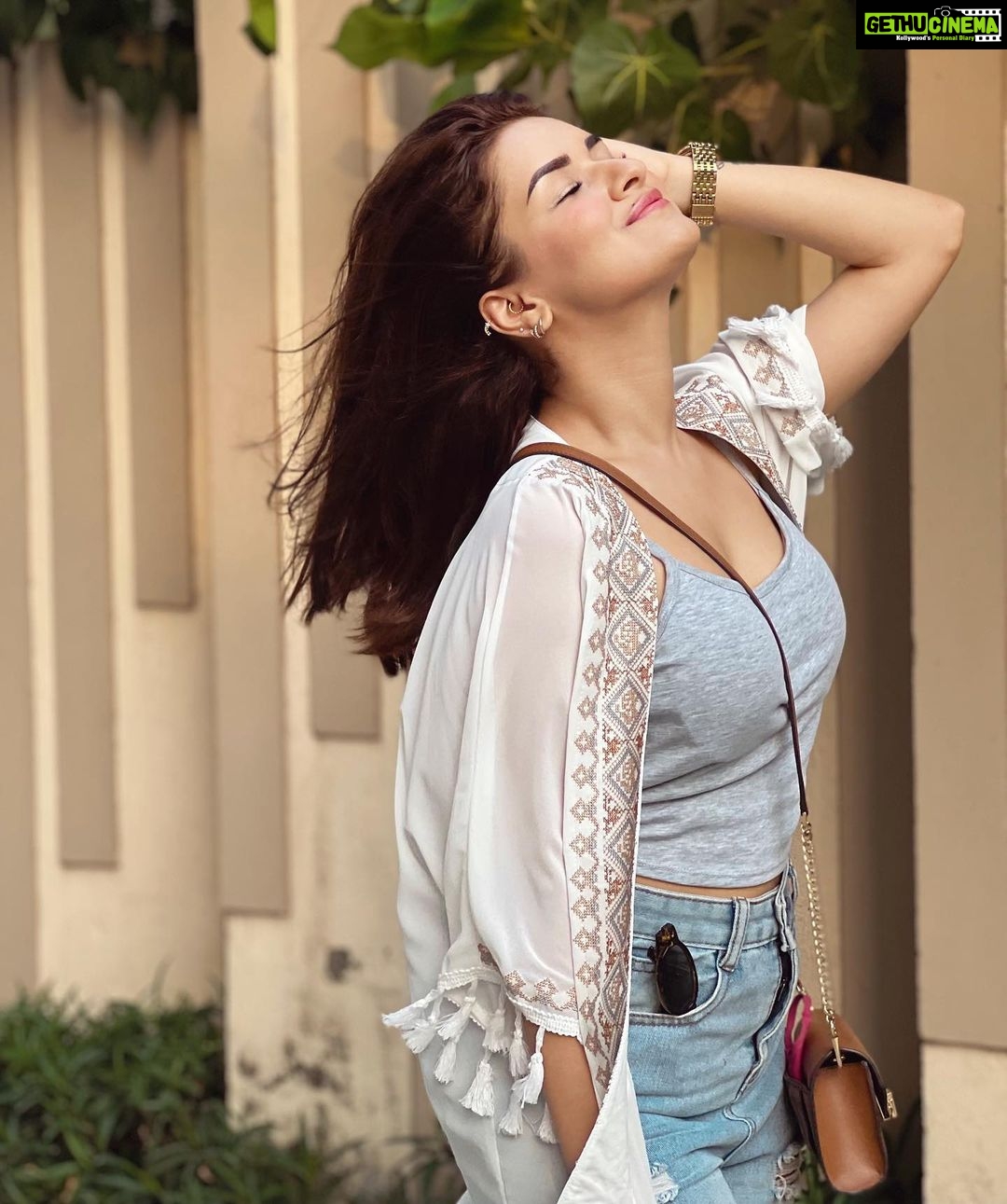 Avneet Kaur Instagram - I love who I’ve been, But I really love who I’m becoming.🤍💙✨ Styling : @akansha.27 @tiara_gal Outfit : @twirl_around_world Assisted : @houseofcreativity._ @akritipeerless 📸- @krupalakhanii.16 Mumbai, Maharashtra
