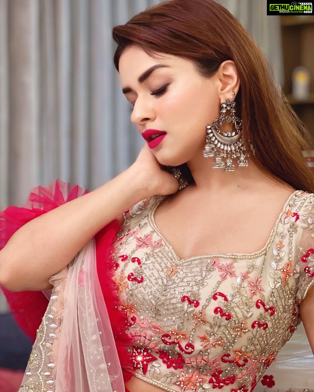 Avneet Kaur Instagram - ❤️💕 📸- @sonianandra