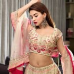 Avneet Kaur Instagram - Aankhon main teri ajab si ajab si adaein hain….❤️✨ Styling - @akansha.27 @tiara_gal Outfit - @seasonsmumbai 🤝 - @piyuzzzx.fashion @style_by_ruchi 📸- @sonianandra Mumbai, Maharashtra