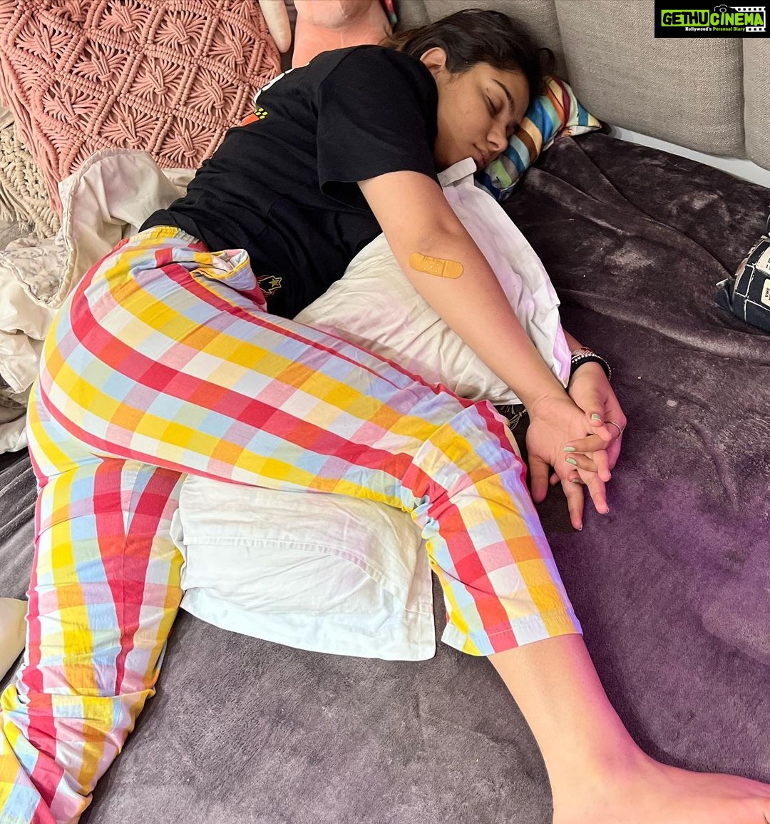 Avneet Kaur Instagram - Bestie appreciation photo dump 😂 #KruuAndAk Goa