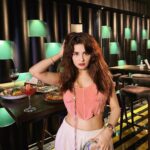 Avneet Kaur Instagram - Just a general life update: hungry again.😬🍕💖 PS- don’t miss them last pics 😝 Wearing: @ewayoung Mumbai, Maharashtra