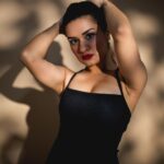 Avneet Kaur Instagram - And I got that red lip classic thing that you like.❤️🖤