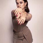 Avneet Kaur Instagram - Can’t keep my hands to myself…♥️🤎 Outfit by @worldofasra Jewellery by @blingthingstore Styled by @shrushti_216 📸- @ashish_ojha_photography