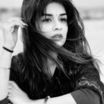 Avneet Kaur Instagram - Safar roz ka hai Aur jaana kahin bhi nahi.🖤 #moody #blackandwhite #throwback Jaisalmer