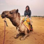 Avneet Kaur Instagram – My camel giving better pose than me. 🐪🤪 Jaisalmer, Thar Desert, India