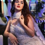 Avneet Kaur Instagram - Yeh teri chaand baaliyaan 🤍 Styling : @tiara_gal @akansha.27 Outfit : @nitikagujralofficial Jewellery : @shillpapuriidesignerjewellery Assisted : @style_by_ruchi The Leela Goa