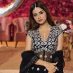 Avneet Kaur Instagram - Teri nazron ne dil ka kiya jo hasharr asar ye hua 🖤✨ Styling : @akansha.27 @tiara_gal Outfit : @seasonsmumbai Jewellery by : @shillpapuriidesignerjewellery Assisted by : @style_by_ruchi 📸- @raghav.sharma.14661 The Leela Goa