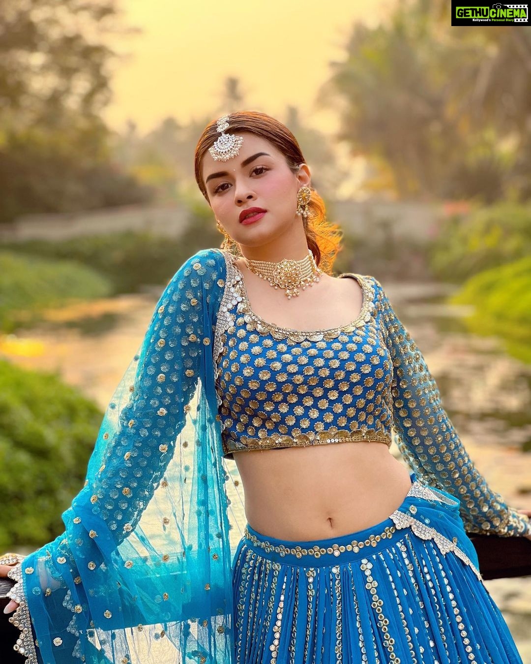 Avneet Kaur Instagram - Mere yaara.💙💫 Styling - @tiara_gal @akansha.27 Outfit - @yeh_lehenga_nahi_mehenga Assisted - @ishikapunamiya @style_by_ruchi Choker & Earings - @sheqe_by_triptikohli Mangtika - @indianjewellery999 Ring - @indianjewellery999 📸- @gauravarora08 The Leela Goa
