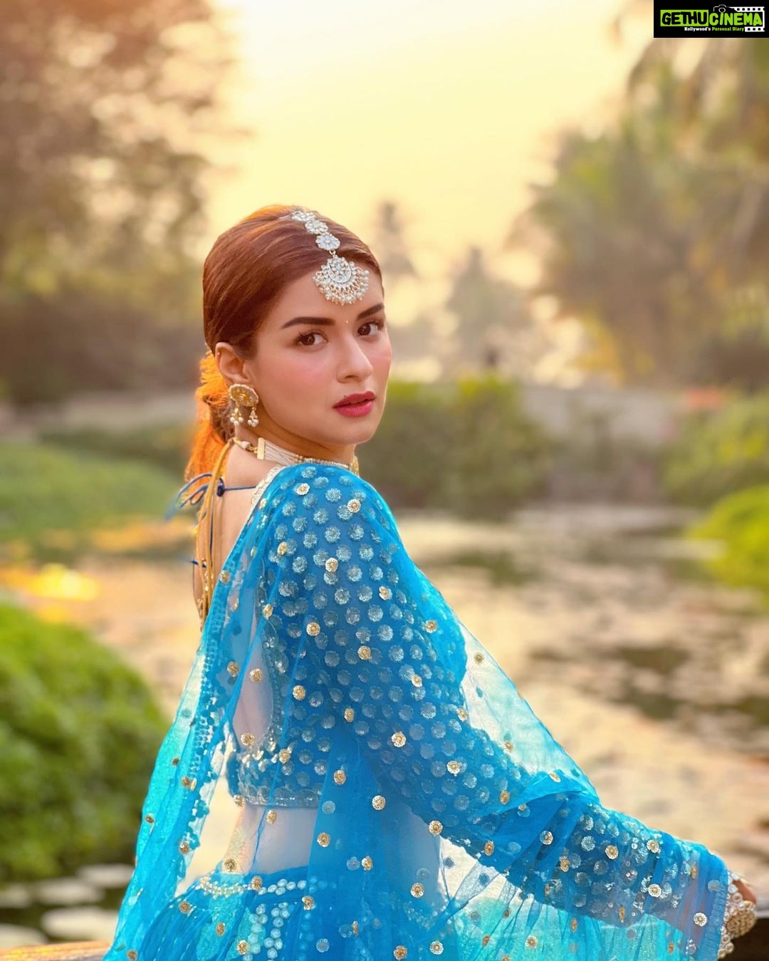 Avneet Kaur Instagram - Mere yaara.💙💫 Styling - @tiara_gal @akansha.27 Outfit - @yeh_lehenga_nahi_mehenga Assisted - @ishikapunamiya @style_by_ruchi Choker & Earings - @sheqe_by_triptikohli Mangtika - @indianjewellery999 Ring - @indianjewellery999 📸- @gauravarora08 The Leela Goa