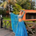 Avneet Kaur Instagram - Mere yaara.💙💫 Styling - @tiara_gal @akansha.27 Outfit - @yeh_lehenga_nahi_mehenga Assisted - @ishikapunamiya @style_by_ruchi Choker & Earings - @sheqe_by_triptikohli Mangtika - @indianjewellery999 Ring - @indianjewellery999 📸- @gauravarora08 The Leela Goa