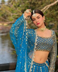 Avneet Kaur Instagram - Mere yaara.💙💫 Styling - @tiara_gal @akansha.27 Outfit - @yeh_lehenga_nahi_mehenga Assisted - @ishikapunamiya @style_by_ruchi Choker & Earings - @sheqe_by_triptikohli Mangtika - @indianjewellery999 Ring - @indianjewellery999 📸- @gauravarora08 The Leela Goa