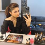 Avneet Kaur Instagram - Ssup? 🖤 MUA- @loveleen_makeupandhair Filmistan