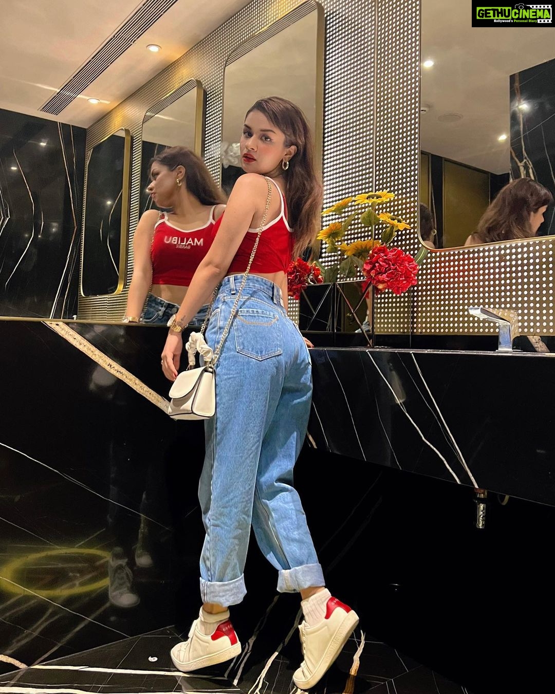 Avneet Kaur Instagram - All I do is upgrade.♥️🦋✨ 👚- @mynomad.in 👖- @bluebrew.in 👟- @gucci 👛- @aldo_shoes Styled by- @neelangi_johari 📸- @krupalakhanii.16