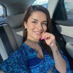 Avneet Kaur Instagram - Selfieeeee💙🥰😘😬 #nofilter