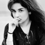 Avneet Kaur Instagram - Safar roz ka hai Aur jaana kahin bhi nahi.🖤 #moody #blackandwhite #throwback Jaisalmer