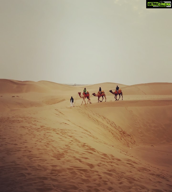 Avneet Kaur Instagram - My camel giving better pose than me. 🐪🤪 Jaisalmer, Thar Desert, India