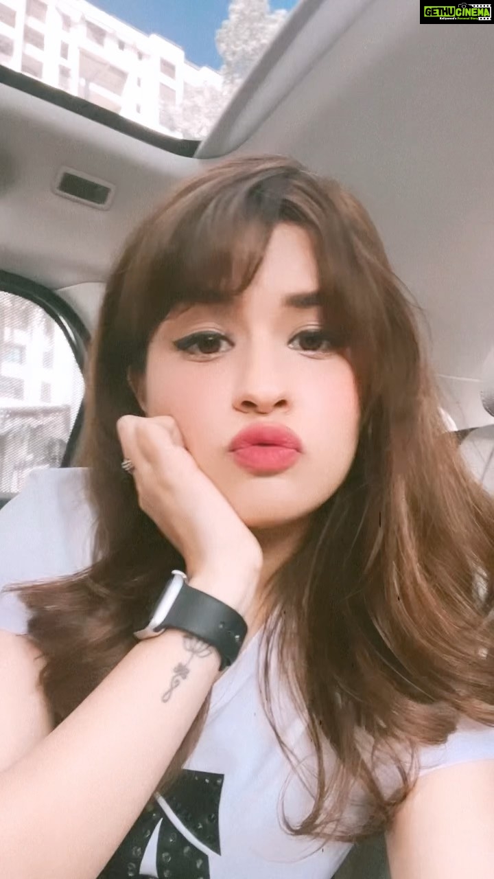 Avneet Kaur Instagram - Happy Valentine’s Day 😋❤️ #reelsinstagram #reelitfeelit