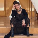 Avneet Kaur Instagram - Rang jo lagyo ♥️ Styling : @tiara_gal @akansha.27 Outfit : @sorayabymalvika Jewellery : @_slush288_ 🤝 : @houseofcreativity._ @style_by_ruchi 📸- @sonianandra