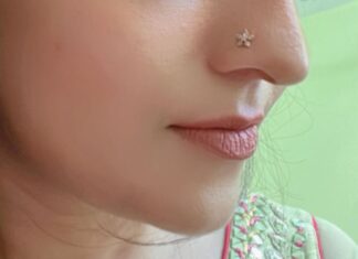 Bhama Instagram - “In love with my new nose pin 🫠