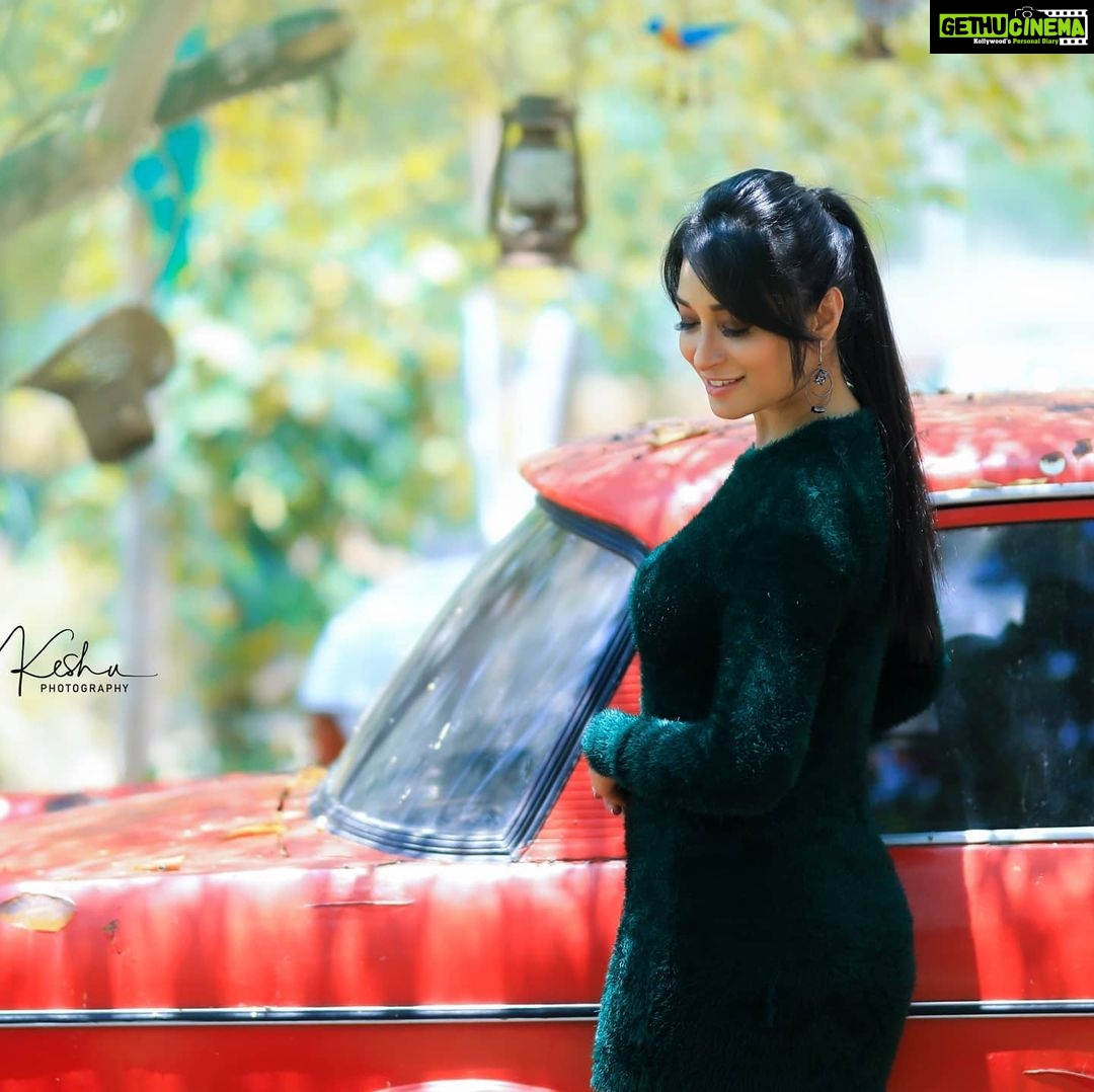 Bhanu Sri Mehra Instagram - Every next level of your life will demand a different version of you 🌿 . @they_call_me_keshu @maskmakeupartist @vintage_vanam . . . #actorslife #southindianactress #bhanusree #tollywoodactress #telugupilla #bhanusree🔥❤️ #bhanuhybridpilla
