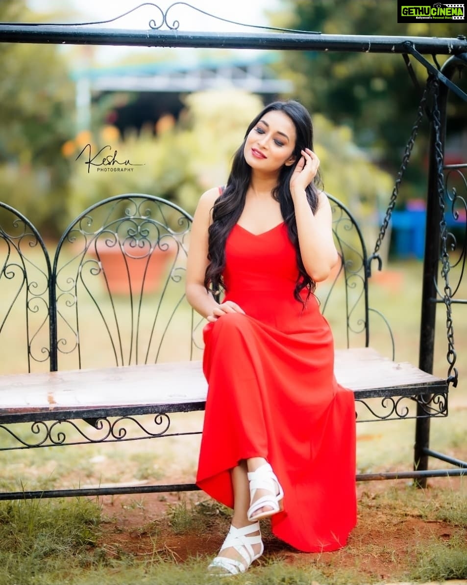 Bhanu Sri Mehra Instagram - ❤💃 @they_call_me_keshu @maskmakeupartist @vintage_vanam . . #actor #life #tollywoodactress #southindianactress #bhanusree #newclick #bhanusree🔥❤️ #bhanuhybridpilla