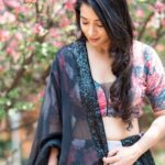 Bhanu Sri Mehra Instagram - 🖤💓 PC @aicatch_films Outfit by:@mudradesigninghome @saicharanthejareddyphotography . Makeup @fixmestudios7 @jennieangelinaa #actor #life #tollywoodactress #southindianactress #bhanusree #newclick #bhanusree🔥❤️