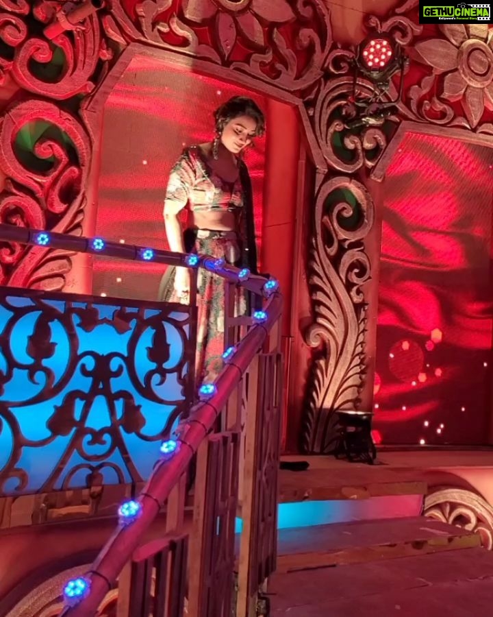 Bhanu Sri Mehra Instagram - 🖤 Outfit:@mudradesigninghome #shooting #bhanusree🔥❤️ #enjoying #set #bhanusree