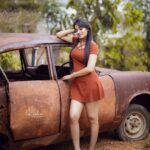 Bhanu Sri Mehra Instagram – The most beautiful girl on earth is the one with a golden heart 💛🧡
.
.
.
Pic:@they_call_me_keshu 
Make up:@maskmakeupartist 
Location:@vintage_vanam 
.
.
#newclick #new #2021 #biggboss2 #telugupilla #actor #bhanusree🔥❤️ #feelingblessed #happy #bhanuhybridpilla #love