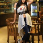 Bhanu Sri Mehra Instagram - 🦢🌹 . . . . Pic:@they_call_me_keshu Makeup:@maskmakeupartist . . #hotonbeauty #actor #telugupilla #biggboss2 #hybrid #pilla #bhanusree🔥❤️ #anchor #love #work #love