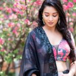 Bhanu Sri Mehra Instagram – 🖤💓

PC @aicatch_films
Outfit by:@mudradesigninghome
@saicharanthejareddyphotography
.
Makeup @fixmestudios7
@jennieangelinaa

#actor #life #tollywoodactress #southindianactress #bhanusree #newclick #bhanusree🔥❤️