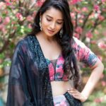 Bhanu Sri Mehra Instagram - 💗❤ Outfit:@mudradesigninghome PC @aicatch_films @saicharanthejareddyphotography . Makeup @fixmestudios7 @jennieangelinaa #traditional #love #actor #telugupilla #hybrid #pilla #bhanusree🔥❤️ #biggboss2 #anchor