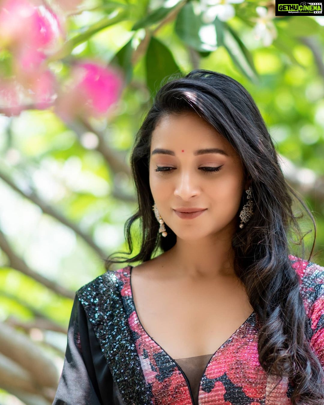 Bhanu Sri Mehra Instagram - 💗❤ Outfit:@mudradesigninghome PC @aicatch_films @saicharanthejareddyphotography . Makeup @fixmestudios7 @jennieangelinaa #traditional #love #actor #telugupilla #hybrid #pilla #bhanusree🔥❤️ #biggboss2 #anchor