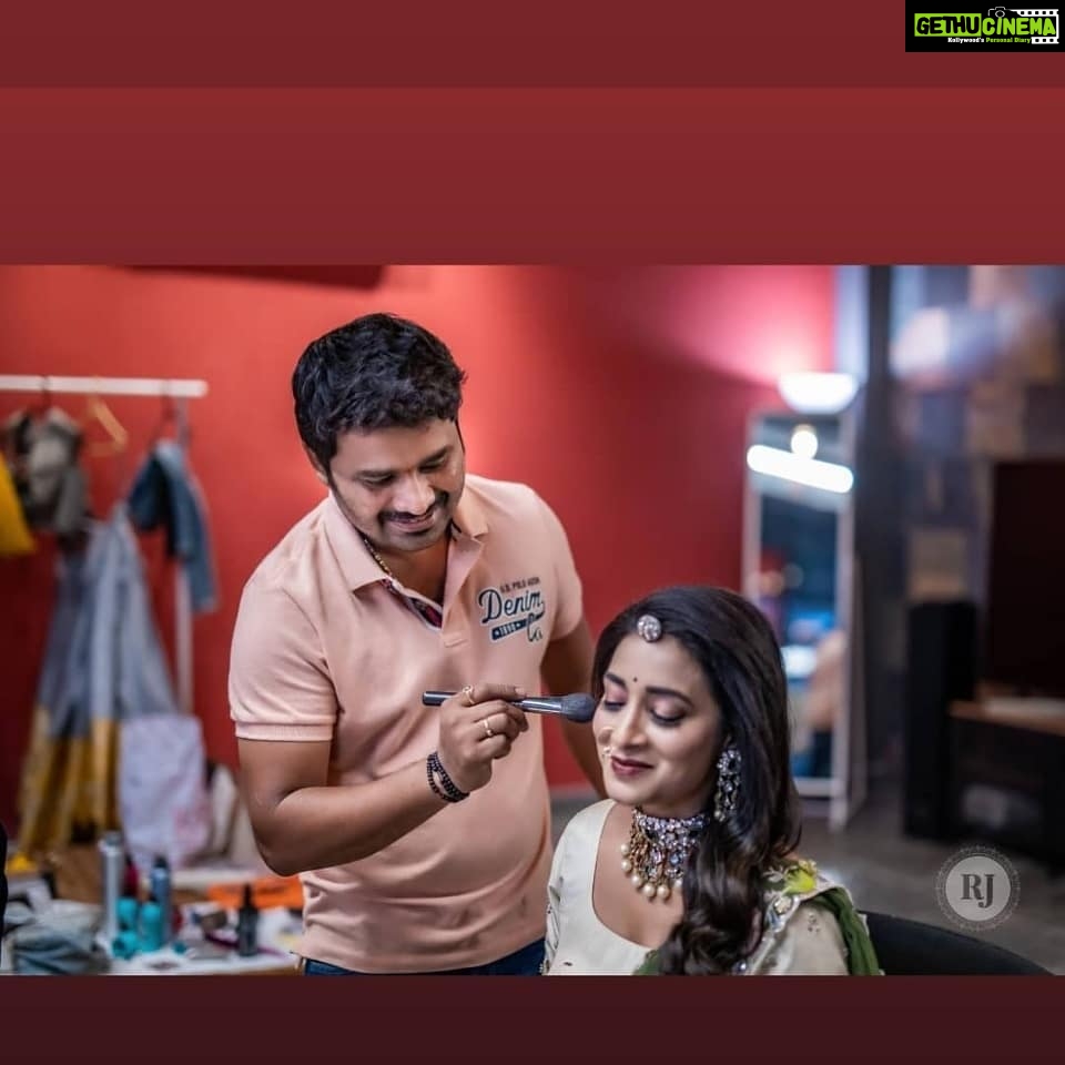 Bhanu Sri Mehra Instagram - 💄🥻👑👠@ramesh_makeupstudio