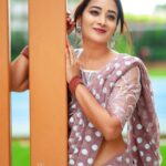 Bhanu Sri Mehra Instagram - Be like butterfly always beautiful but hard to catch 🤎 Outfitby:@navya.marouthu Pic:@saicharanthejareddyphotography Makeup:@_skinoccasions_ Hairstyling:@_skinoccasions_ #bhanusree🔥❤️ #actorslife #busy #blessed #feelgood