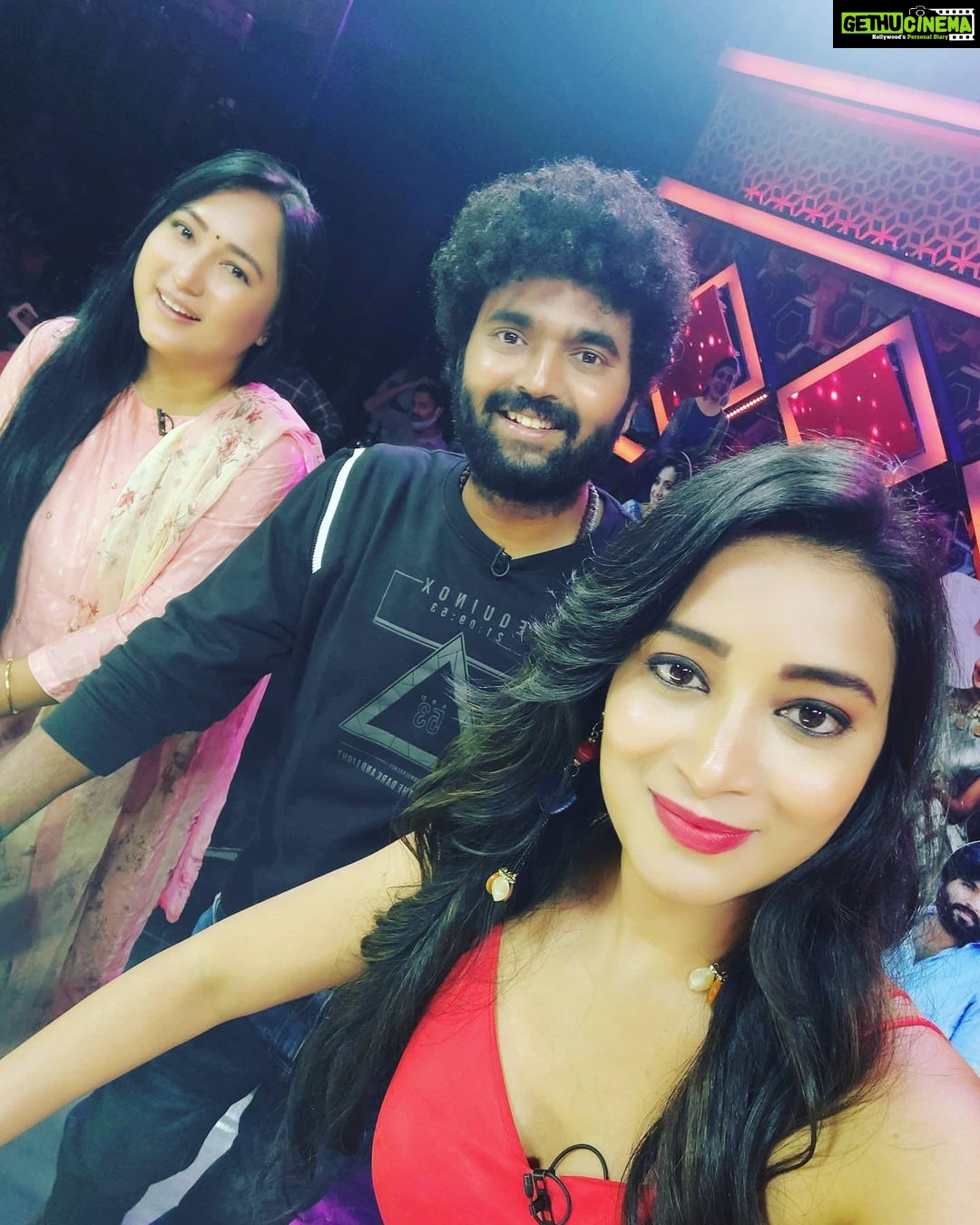Bhanu Sri Mehra Instagram - With lovely people @vishwa_raghu_choreographer @aneemaster #maatv #program #enjoyedalot😘 #bhanusree #bhanusree🔥❤️