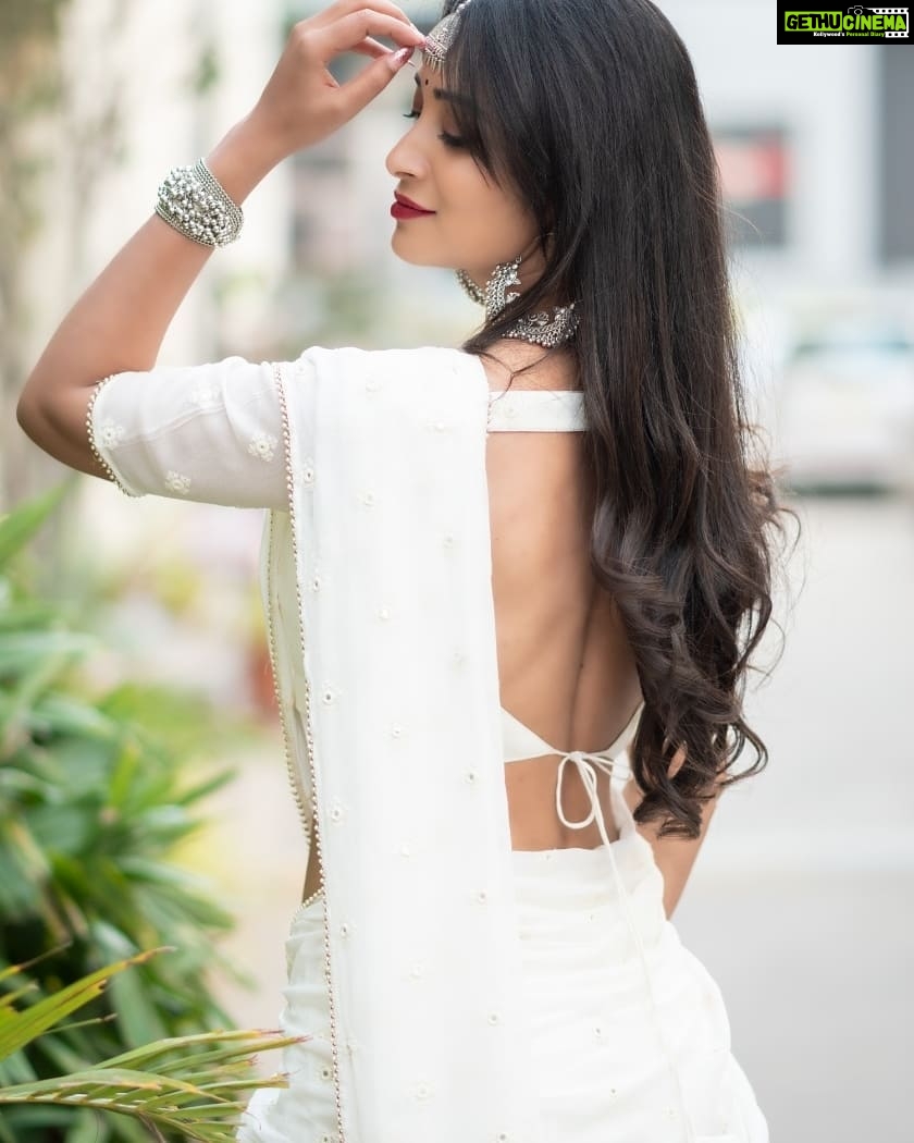 Bhanu Sri Mehra Instagram - Hello everyone ❤🦢 Outfit:@@myriti Pc:@saicharanthejareddyphotography #halfsaree #love #traditionalgirl #southindianactress #tollywoodactresses #white #bhanusree🔥❤️