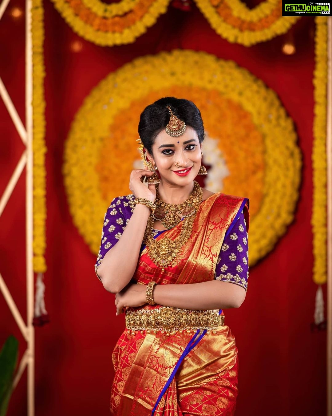 Bhanu Sri Mehra Instagram - Happy Maha Shivaratri to all my insta family ❤ . . . Photography @rj_weddingfilms MUA @ramesh_makeupstudio Jewelry @mangatrai_hitechcity Outfit @brandmandir Decor @rrreventspro styled by @mounika_vallabhaneni921 #bhanusree #rjweddingfilms #candidphotography #southindianbride #bridesofindia #bride #bridetobe #bridemakeup #pellikuthuruoutfit #pasupufunction #bridelook #brideinspiration
