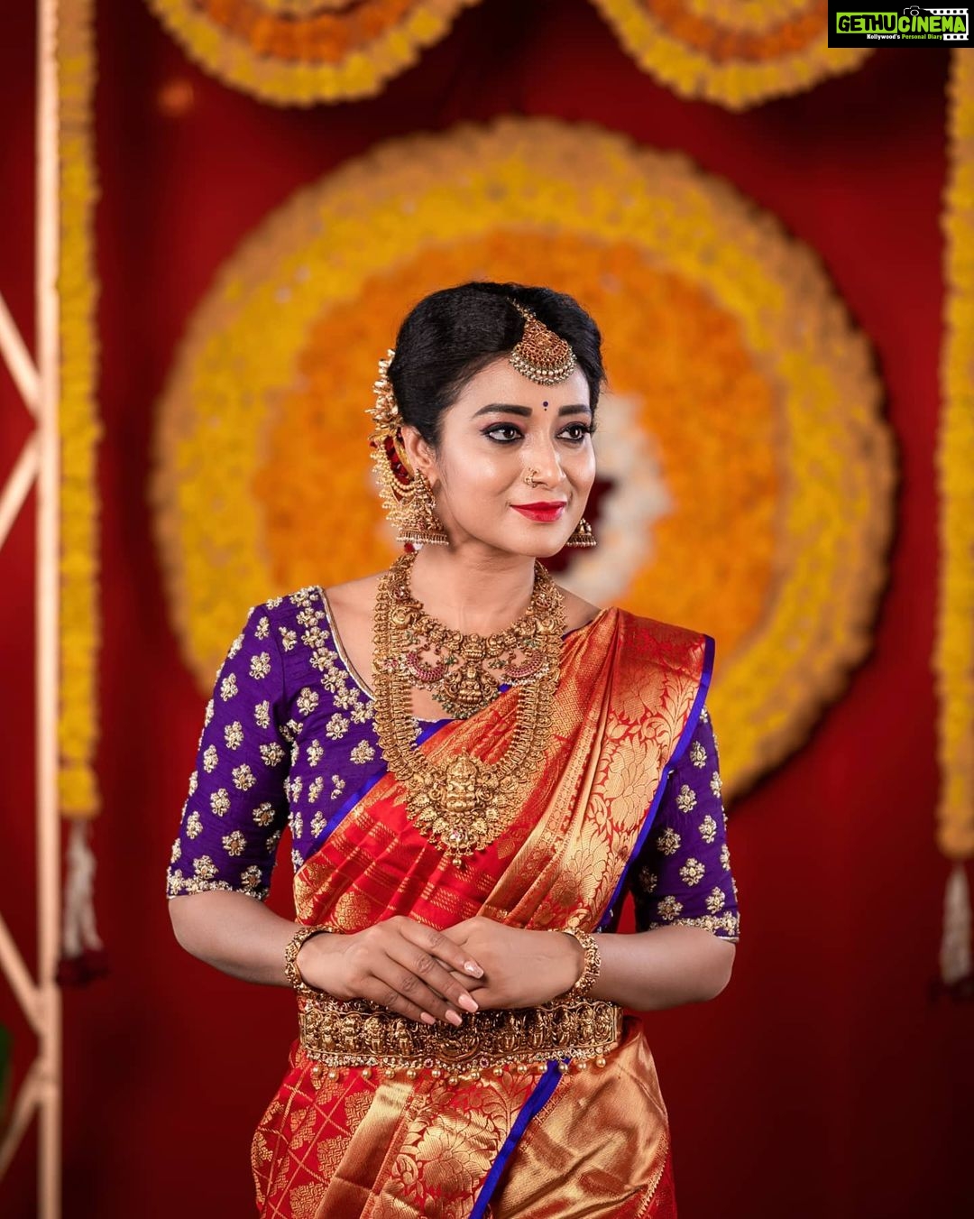 Bhanu Sri Mehra Instagram - Happy Maha Shivaratri to all my insta family ❤ . . . Photography @rj_weddingfilms MUA @ramesh_makeupstudio Jewelry @mangatrai_hitechcity Outfit @brandmandir Decor @rrreventspro styled by @mounika_vallabhaneni921 #bhanusree #rjweddingfilms #candidphotography #southindianbride #bridesofindia #bride #bridetobe #bridemakeup #pellikuthuruoutfit #pasupufunction #bridelook #brideinspiration